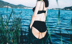 柳岩泳装写真,性感魅力，夏日风情无限